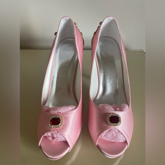 Custom Made pink Disney heals size 5 BNIB - Picture 2 of 10
